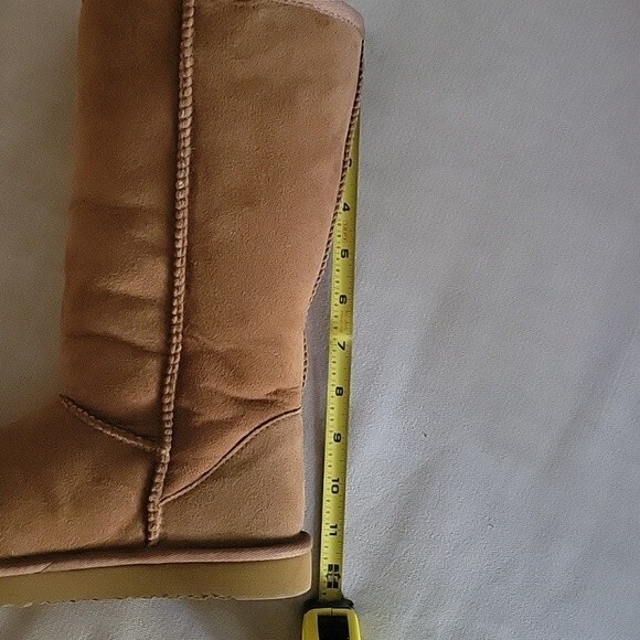Cozie Steps Genuine Sheepskin Boots Size 6 - Picture 10 of 10